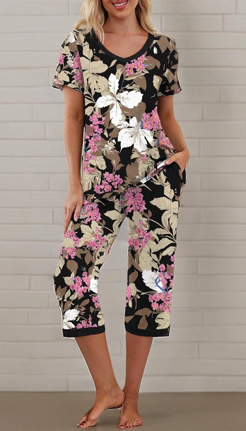 PrinStory Women's Pajama Set Short Sleeve Shirt and Capri Pants Sleepwear Pjs Sets with Pockets