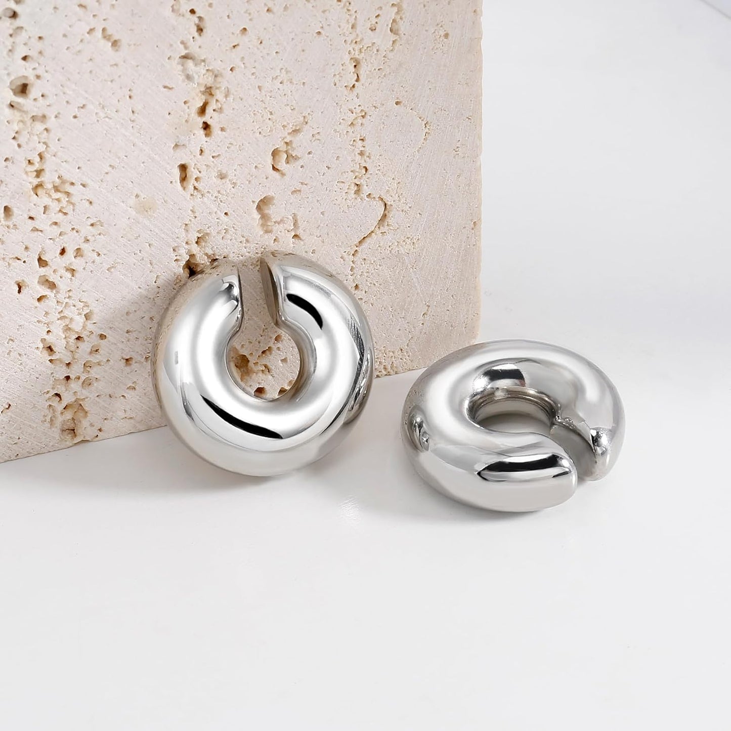 Chunky Gold Ear Cuffs Earrings for Women Non Piercing Gold Plated Stainless Steel Cuff Clip On Cartilage Hoop Lightweight Earrings Non-tarnish 1 Pairs