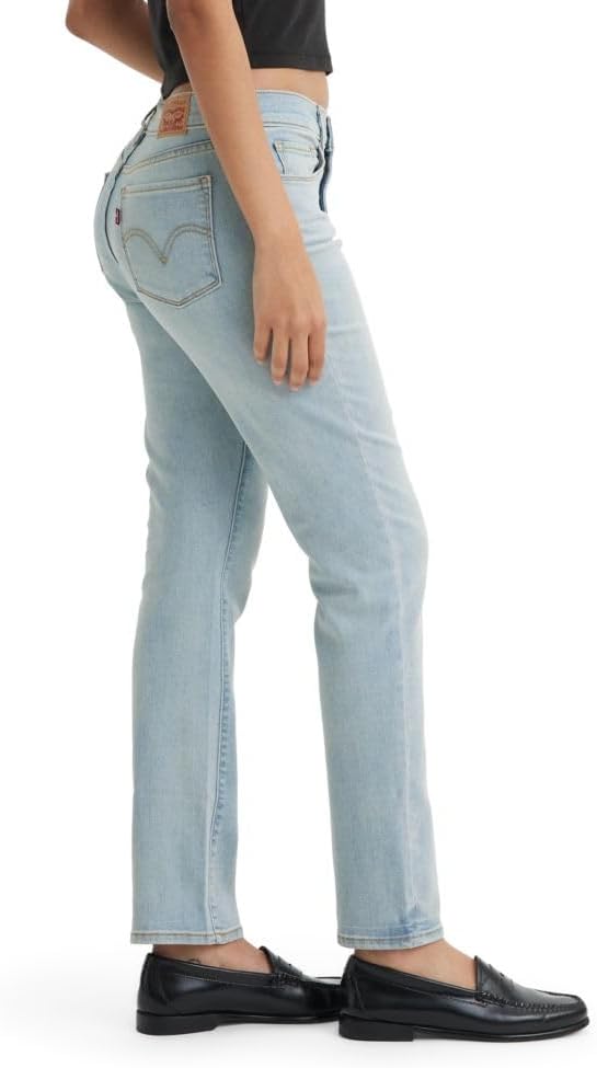 Levi's Women's Classic Straight Jeans