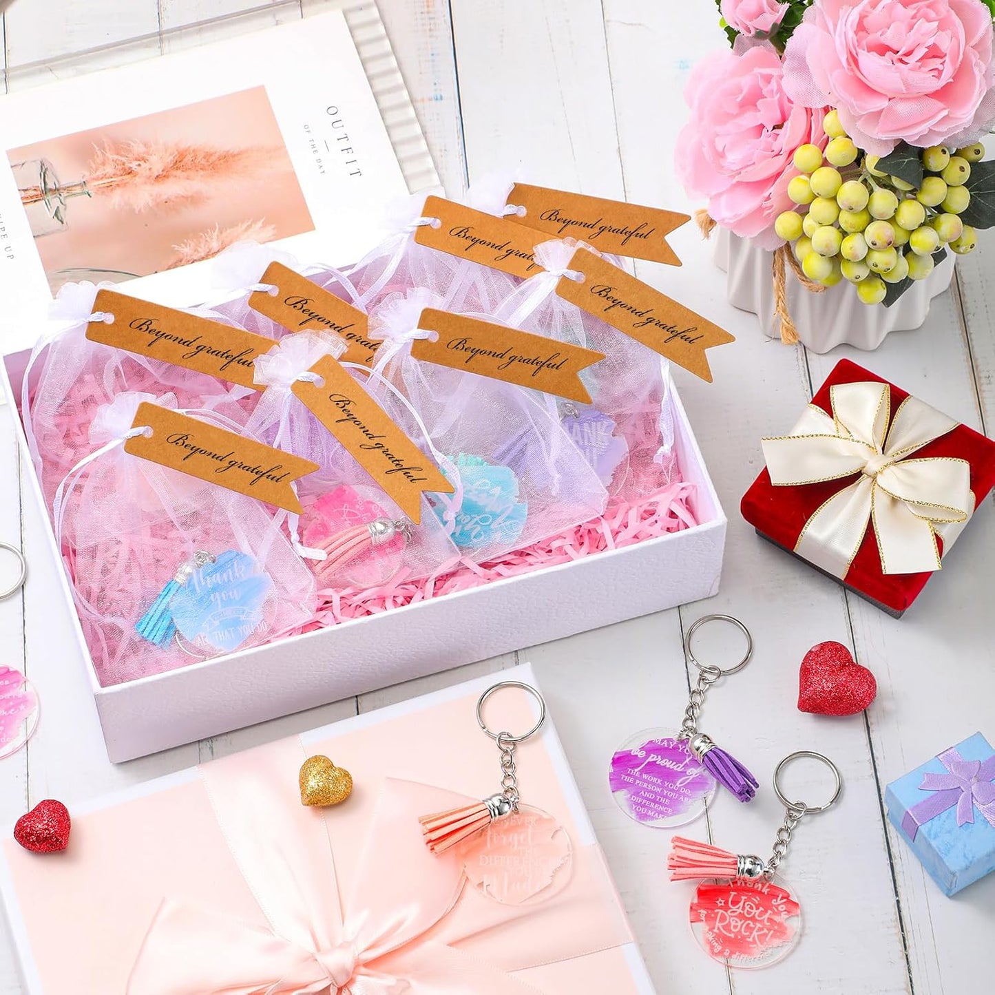 Chunful 20 Sets Thank You Gift Employee Appreciation Key Chains Bulk Motivation Keychain with Tag for Teacher Housekeeping Coworkers Volunteers