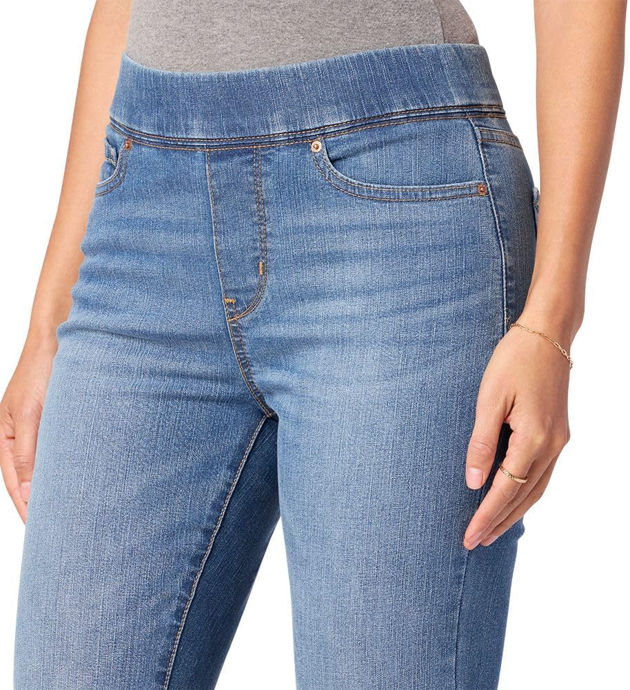 Levi Strauss Signature Gold Women's Totally Shaping Pull-on Bootcut Jeans High-Rise Stretch Denim (Also Available in Plus Size)