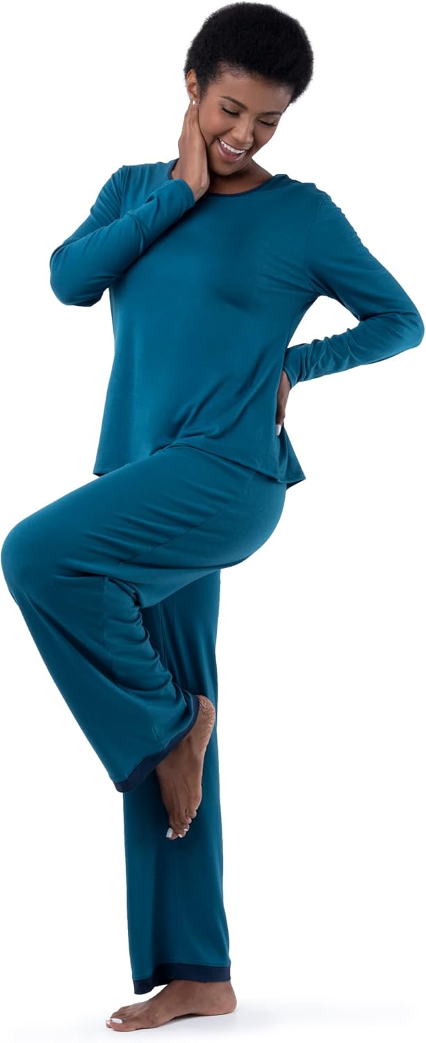 Fruit of the Loom Women's Long Sleeve Tee and Pant 2 Piece Sleep Set