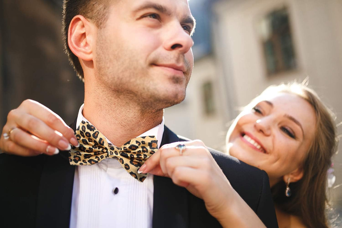 boxed-gifts Men's Cheetah Print Leopard Bowtie Polyester Pre-tied Color Yellow and Black