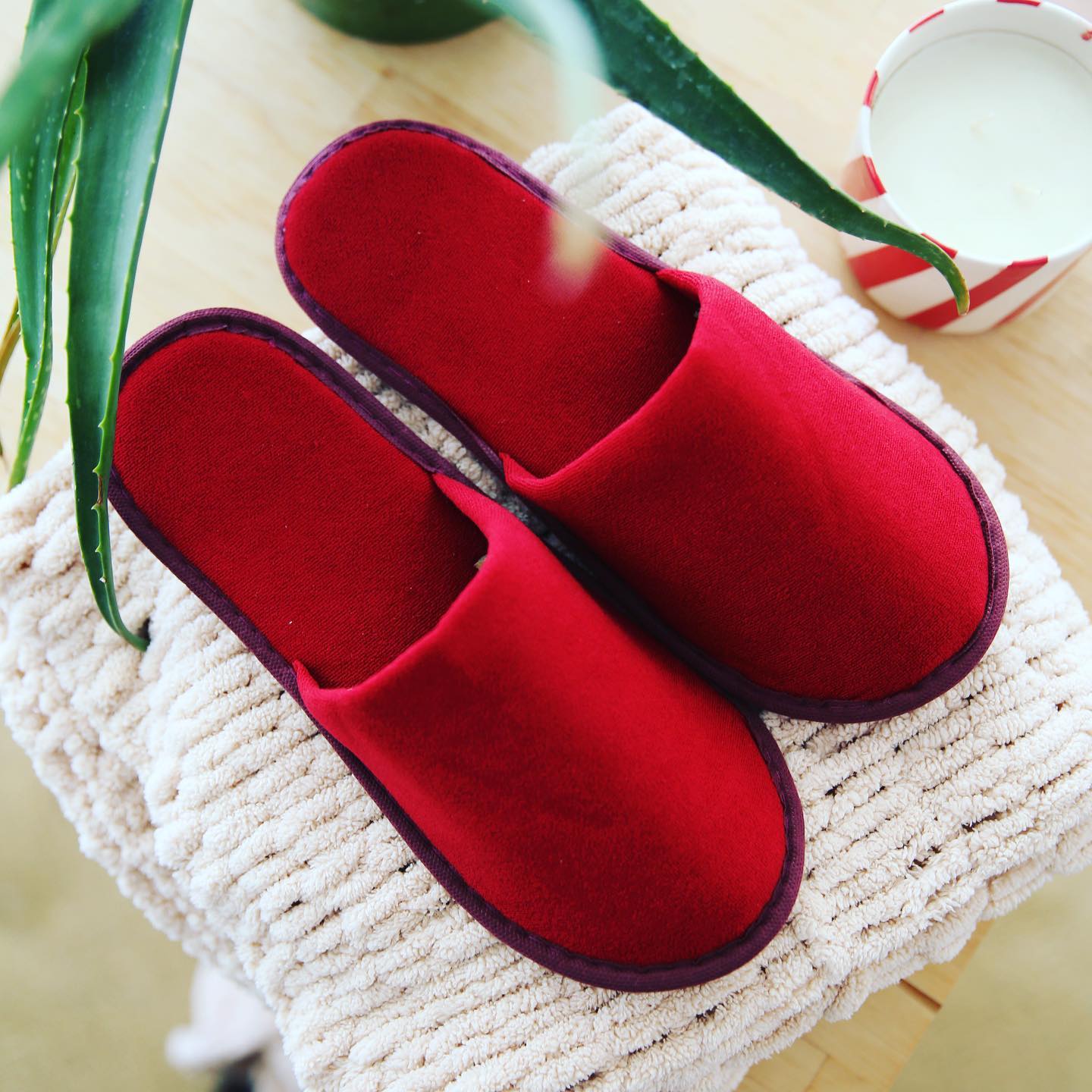 Chochili Black 10 Pairs Fabric Packed Terry Cotton Disposable Hotel Slippers for Airbnb Spa Wedding Guests Adult Men Women Size 10-11 - supplyity