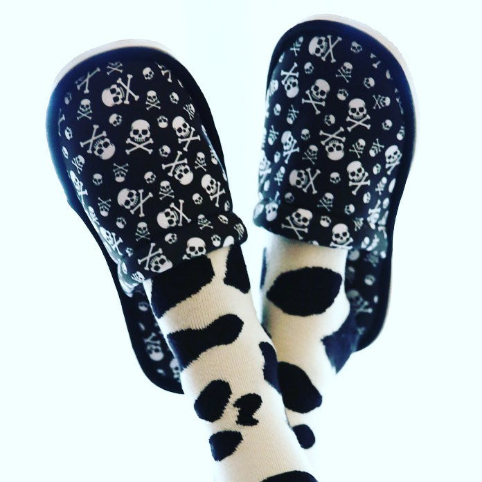 Chochili Men Danger Skull Home Slippers Black and White Lightweight Silent Walk Size 8 to 10 - supplyity