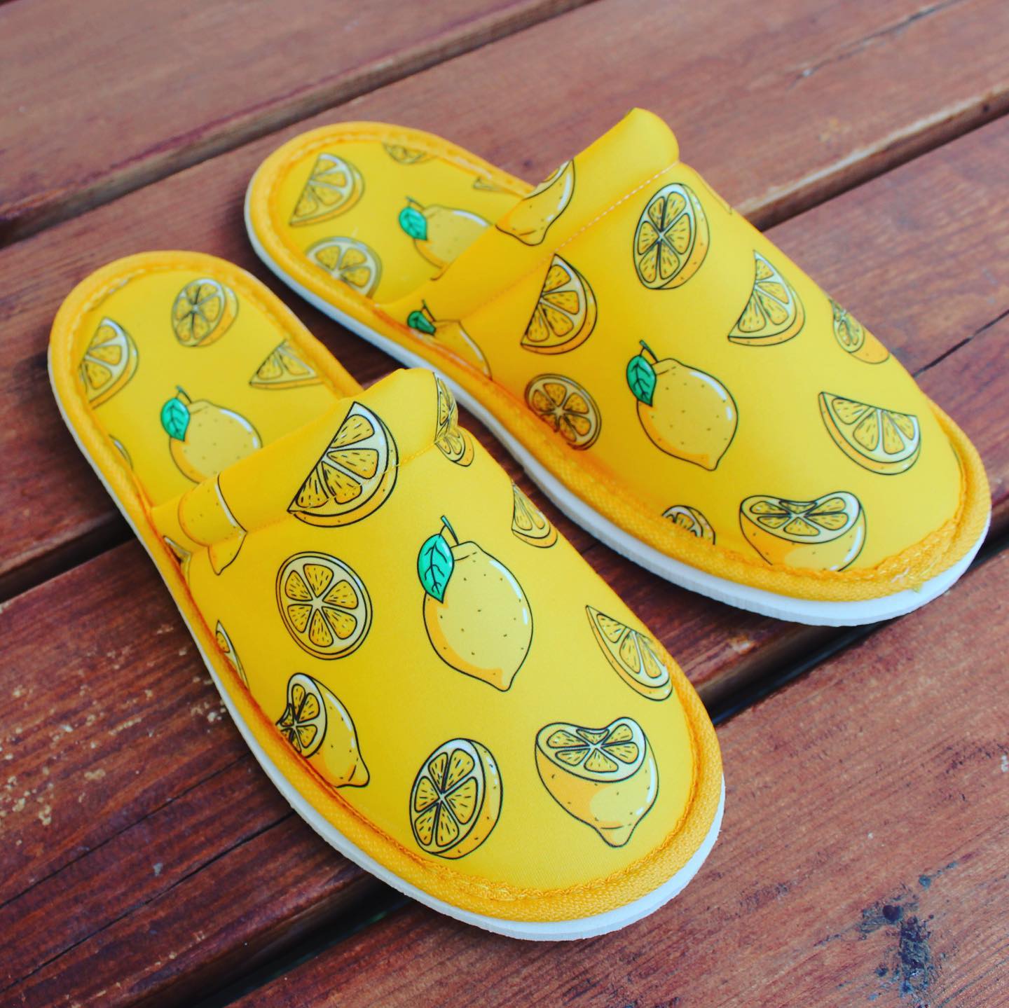 Chochili Men Lemon Home Slippers Yellow and Green Lightweight Silent Walk Size 8 to 10 - supplyity