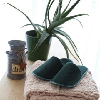 Chochili 200 Pairs Fabric Packed Non-Woven Disposable Hotel Slippers for Airbnb Spa Wedding Guests Adult Men Women Size 10-11, White Disposable Slippers supplyity
