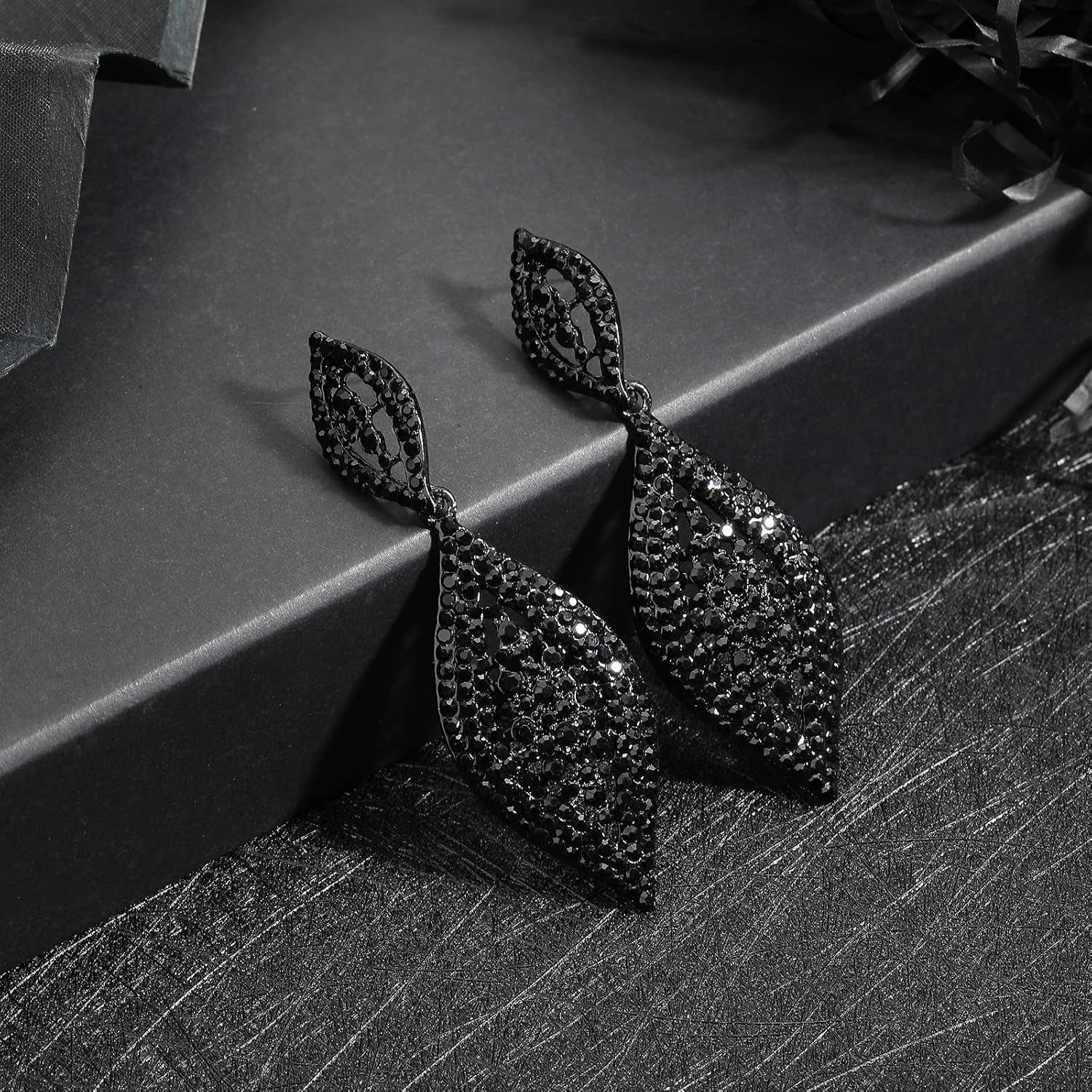 Elegant Rhinestone Dangle Earrings Crystal Wedding Bridal Long Dangling Drop Earrings Chandlier Earrings for Women Bridesmaid