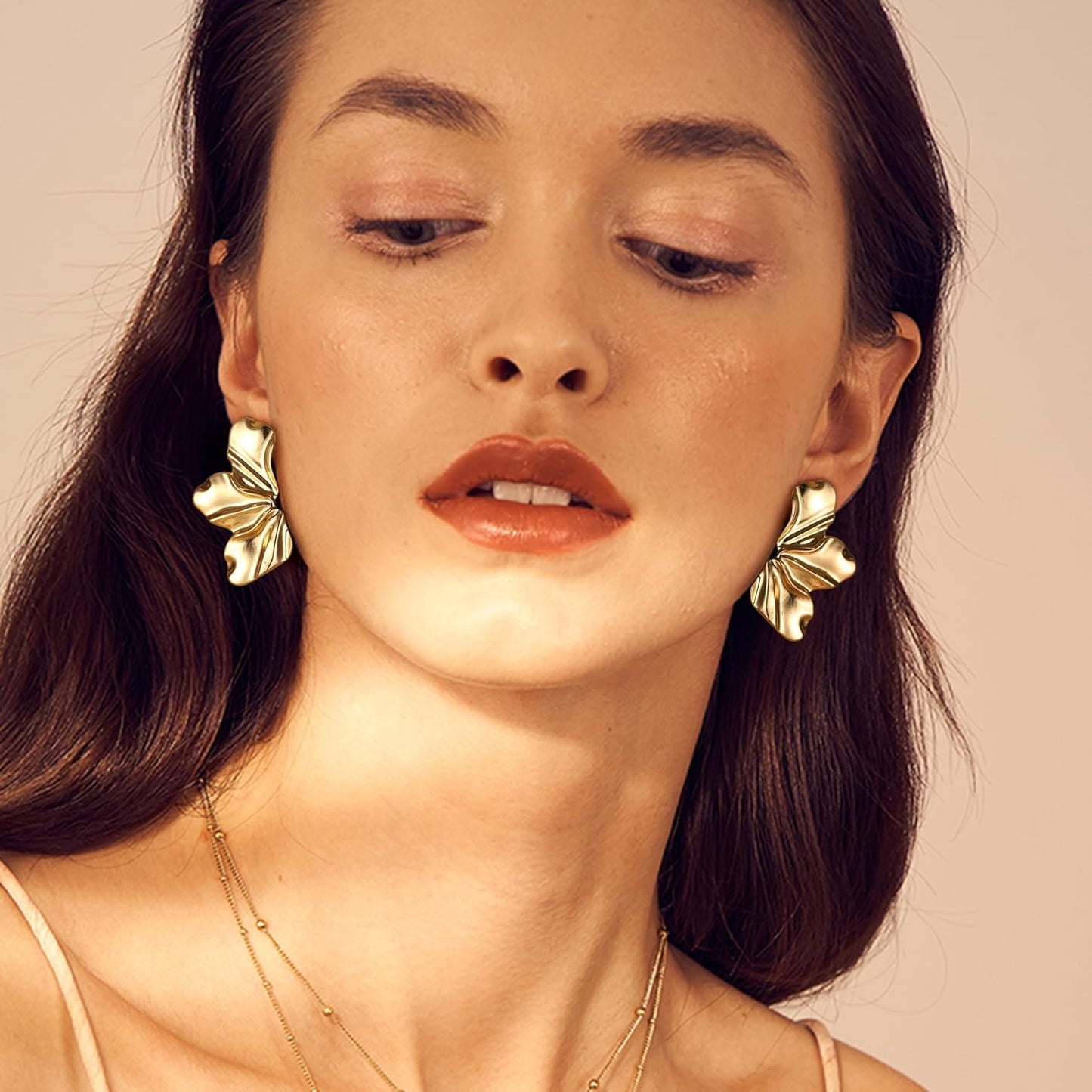 Gold Clip On Earrings for Women Trendy Non Piercing Flower Dangle Earrings Floral Earring 14K Gold Plated Lightweight Earrings for Non-Pierced Ears Fake Earrings Set