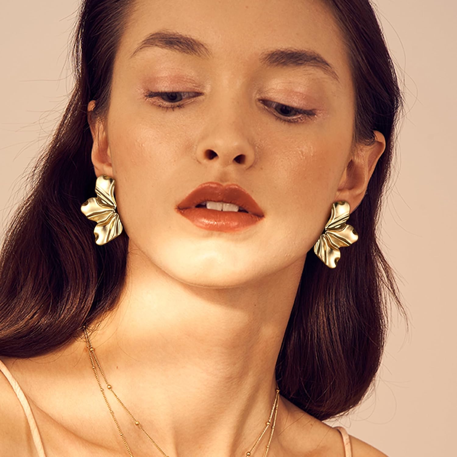 Gold Clip On Earrings for Women Trendy Non Piercing Flower Dangle Earrings Floral Earring 14K Gold Plated Lightweight Earrings for Non-Pierced Ears Fake Earrings Set