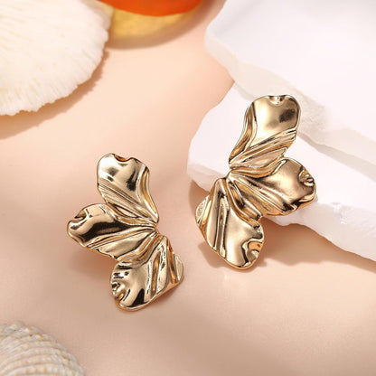 Gold Clip On Earrings for Women Trendy Non Piercing Flower Dangle Earrings Floral Earring 14K Gold Plated Lightweight Earrings for Non-Pierced Ears Fake Earrings Set