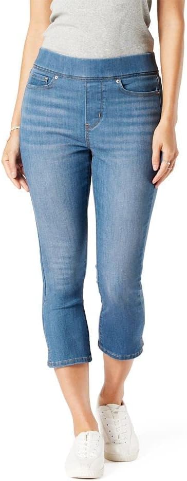 Signature by Levi Strauss & Co. Gold Shaping Pull-On Capris